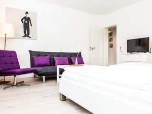 22462651-Ferienwohnung-5-Köln-300x225-3