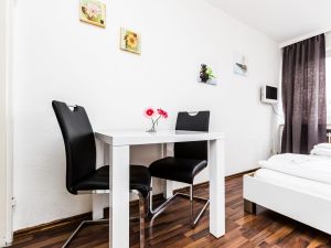 22506557-Ferienwohnung-3-Köln-300x225-0