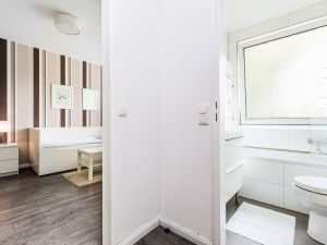 22509627-Ferienwohnung-3-Köln-300x225-2