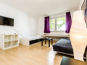 22188917-Ferienwohnung-5-Köln-300x225-4