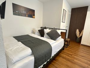 23957595-Ferienwohnung-2-Köln-300x225-3