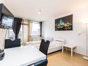 22109759-Ferienwohnung-5-Köln-300x225-3