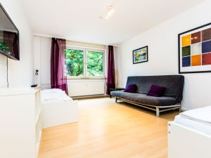 22167717-Ferienwohnung-5-Köln-300x225-3