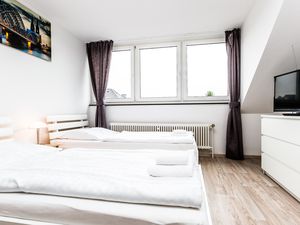 22417727-Ferienwohnung-4-Köln-300x225-4