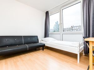 22417729-Ferienwohnung-4-Köln-300x225-4