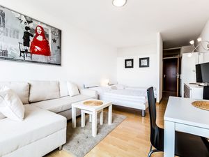 22109769-Ferienwohnung-5-Köln-300x225-2