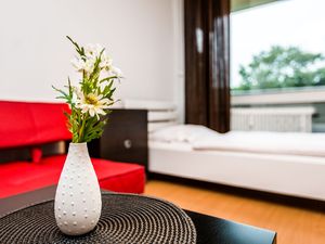 22109757-Ferienwohnung-5-Köln-300x225-2