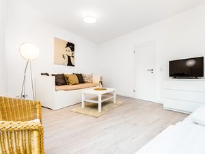 22462649-Ferienwohnung-3-Köln-300x225-5