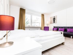 22462653-Ferienwohnung-5-Köln-300x225-2