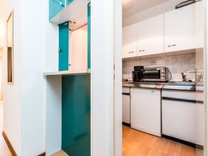 22109755-Ferienwohnung-5-Köln-300x225-5