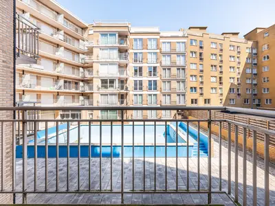 PoolOfHouse