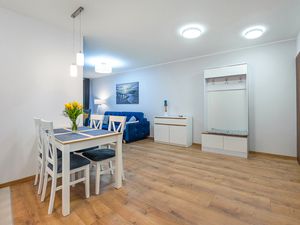 23938964-Ferienwohnung-4-Kolberg-300x225-1