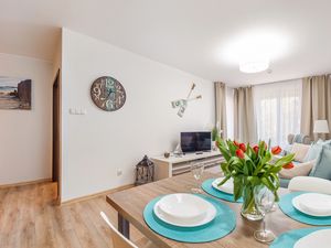 23938904-Ferienwohnung-4-Kolberg-300x225-3