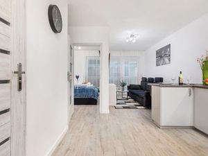 23318458-Ferienwohnung-4-Kolberg-300x225-5