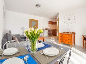 23952013-Ferienwohnung-4-Kolberg-300x225-5