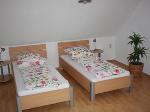 19300360-Ferienwohnung-6-Kolitzheim-300x225-5