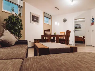 Aufenthaltsraum mit Wohnzimmer und Essecke Ferienwohnung am Mainradweg Beuerlein Martin Stammheim Kolitzheim