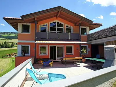 Außenseite Ferienhaus [Sommer]