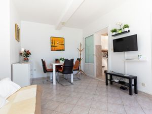 23550499-Ferienwohnung-4-Komarna-300x225-3