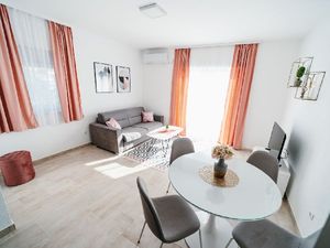 23385894-Ferienwohnung-0-Komarna-300x225-5