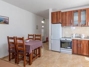 24005071-Ferienwohnung-4-Komarna-300x225-5