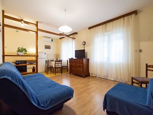 19056096-Ferienwohnung-5-Komiža-300x225-1