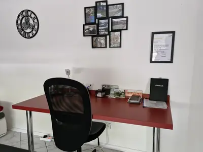 Schreibtisch im Wohnzimmer