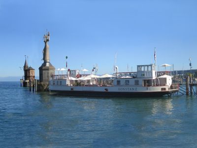 Konstanz Hafen: älteste Autofähre von 1928 (heute mit Gastronomie, buchbar f. Ausflüge)