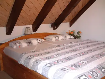 Ferienwohnung "Hohentwiel" 50m Schlafzimmer mit Doppelbett - 2 Matratzen: 0,90 x 2m