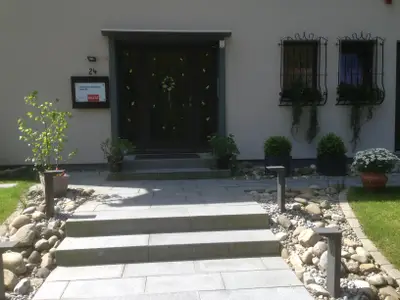 Hauseingang Ferienwohnungen