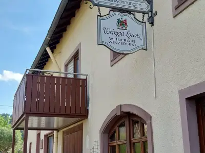 Weingut-Ferienwohnungen Lorenz (1)