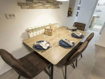 DiningRoom
