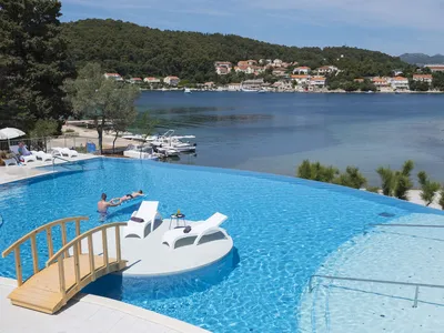 PoolOfHouse