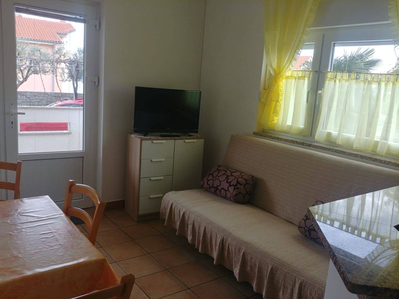 18323824-Ferienwohnung-3-Kornić-800x600-1