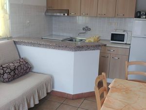 18323824-Ferienwohnung-3-Kornić-300x225-2