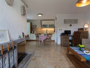 23931249-Ferienwohnung-5-Kornić-300x225-3