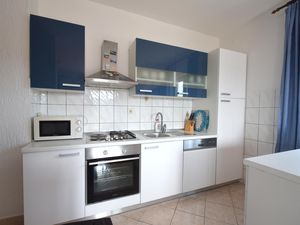 23934300-Ferienwohnung-4-Kornić-300x225-5