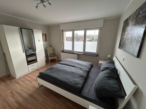 23924759-Ferienwohnung-5-Korschenbroich-300x225-3