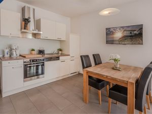 24019361-Ferienwohnung-3-Korswandt-300x225-5