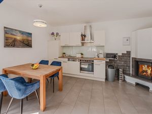 24019362-Ferienwohnung-3-Korswandt-300x225-5