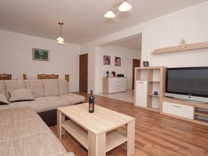 23720494-Ferienwohnung-8-Korčula-300x225-1