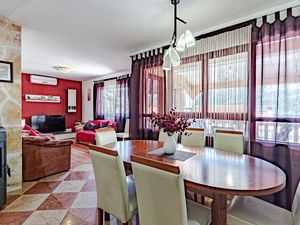 23724365-Ferienwohnung-8-Korčula-300x225-3