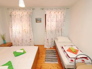 24058667-Ferienwohnung-3-Korčula-300x225-3