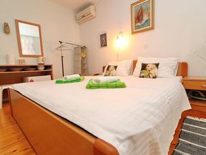 24058667-Ferienwohnung-3-Korčula-300x225-4