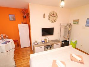 24058670-Ferienwohnung-3-Korčula-300x225-3