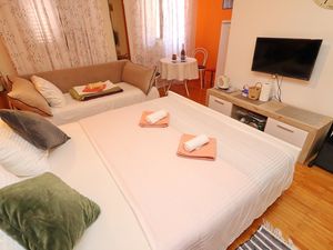 24058670-Ferienwohnung-3-Korčula-300x225-4