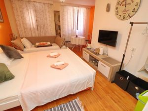 24058670-Ferienwohnung-3-Korčula-300x225-5