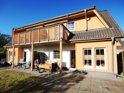 Außenansicht des Gebäudes. Terrasse