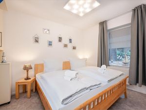 23890888-Ferienwohnung-3-Koserow (Seebad)-300x225-1