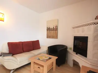 Wohnbereich. Sitzecke mit Kaminofen